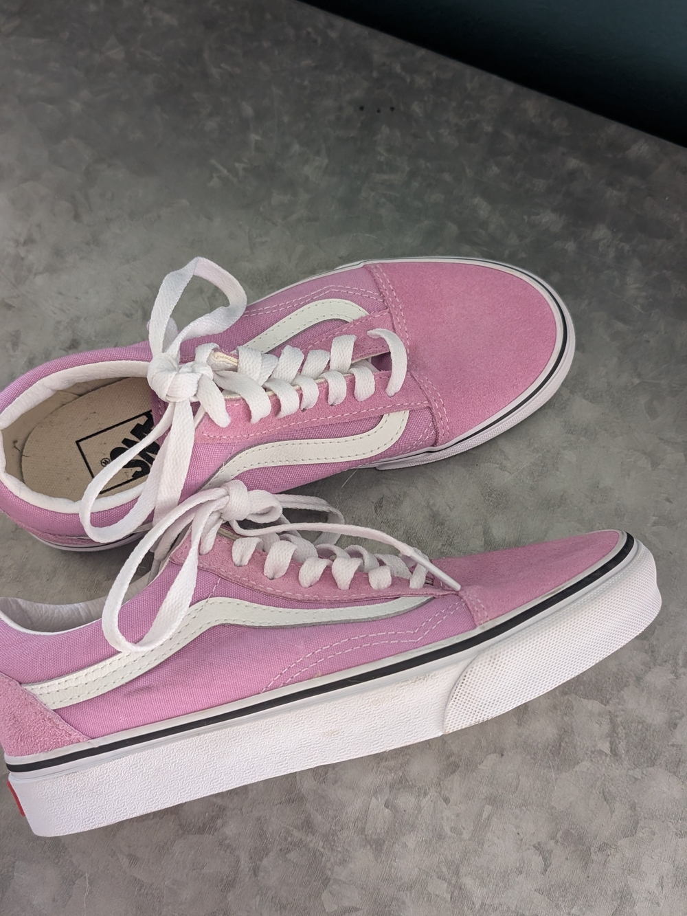 Vans Old Skool Low-Top Sneakers in Pink
